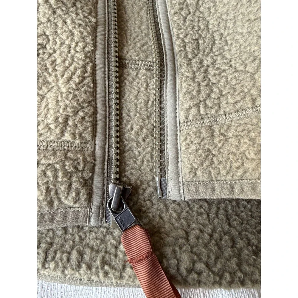 Patagonia Retro Pile Fleece Vest Men's Medium Sage Khaki Full Zip Outdoor